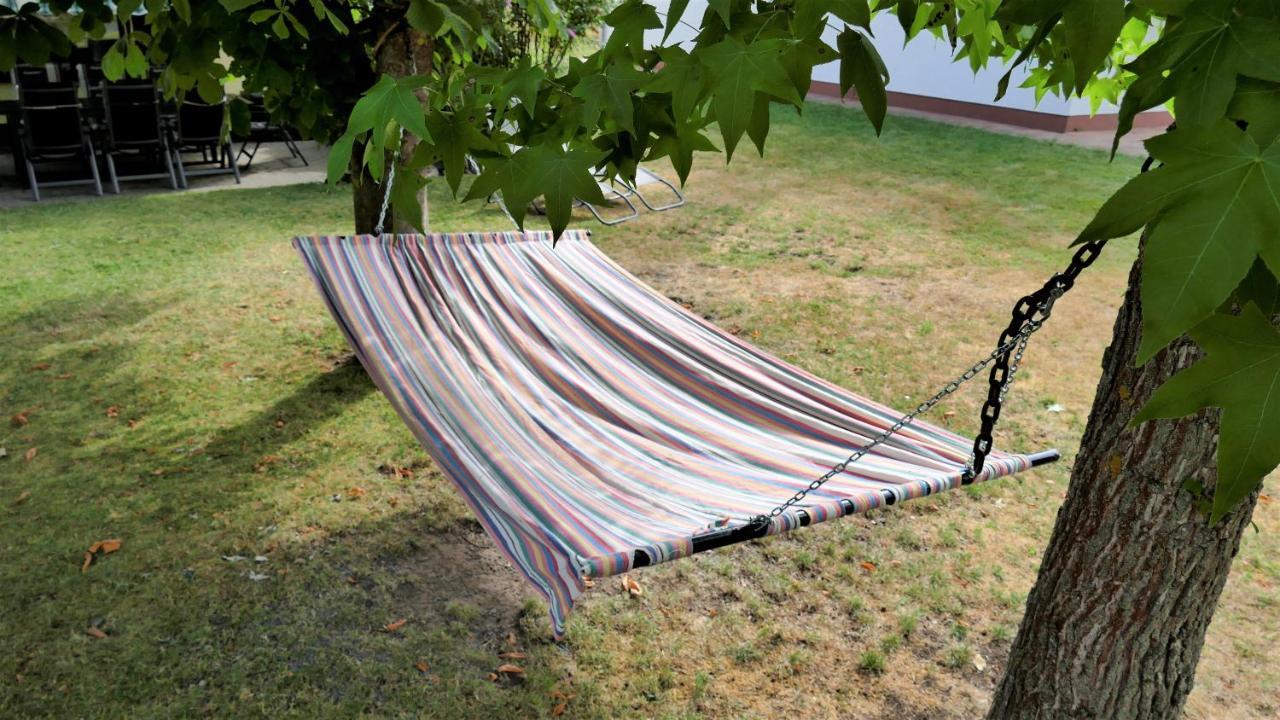 Helles Ferienhaus Im Landhausstil Fuer Bis Zu 10 Personen Frielendorf Екстериор снимка